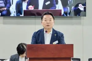 방성환 경기도의원“그린바이오 월드스타 키운다”… 농업·첨단산업 잇는 조례 상임위 통과