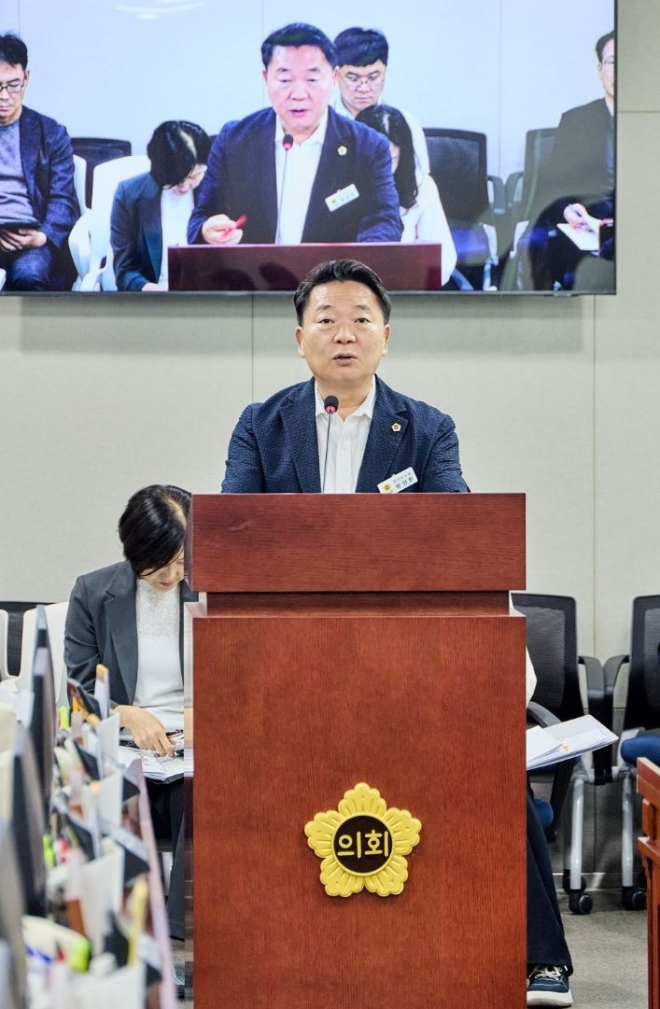 방성환 경기도의원“그린바이오 월드스타 키운다”… 농업·첨단산업 잇는 조례 상임위 통과