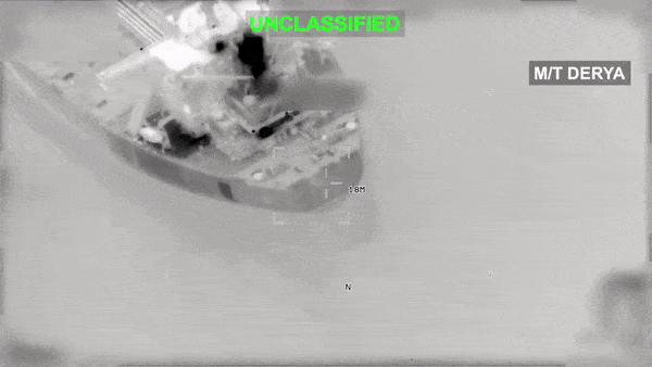 미 중부사령부(CENTCOM)는 8일(현지시간) 이란 원유운반선 5척을 타격했다고 밝혔다. 사진은 미군이 공개한 데르야(Derya), 호라이즌 1(Horizon 1), 카비즈(Kaviz, 차르미나르(Charminar)의 타격 장면. CENTCOM은 이들 선박을 포함해 리에스코(Riesco)까지 모두 5척을 공격했다고 밝혔다. 2026.9.8 미 중부사령부