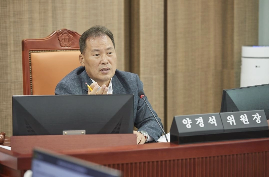 ▲ 지난 8일 열린 제393회 임시회 제2차 안전행정위원회에서 질의하는 양경석 의원(사진=경기도의회)