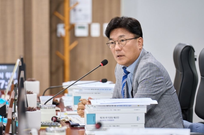 최만식 경기도의원 “필요하다던 예산, 1년도 안 돼 삭감” … 경기도 예산편성 신뢰성 질타
