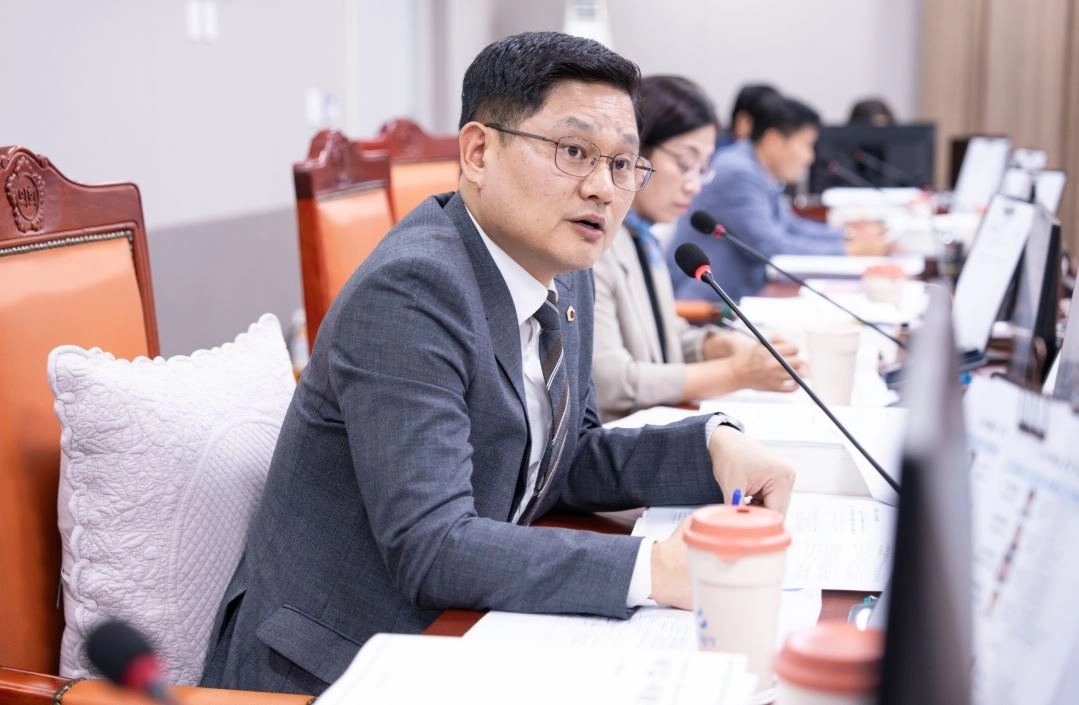 ▲ 지난 8일 도시주택실·도시개발국을 대상으로 진행된 2026년도 제2회 경기도 추가경정예산안 및 기금운용계획 변경안 심사에서 발언중인 안계명 의원(사진=경기도의회)