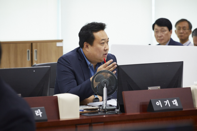 이기대 경기도의원 “소상공인·전통시장 예산 감액... 민생회복 차질 우려” 점검