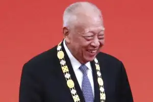 중국 반환 격동기 이끌었던 홍콩 초대 행정장관 둥젠화