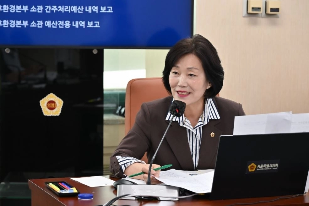 제339회 기후환경본부 업무보고에서 질의하는 이의안 의원. 서울시의회 제공