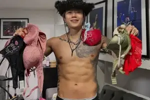 thumbnail - 박재범, 女속옷 양손에 들고 “입고 있는 팬티까지 벗어준다”