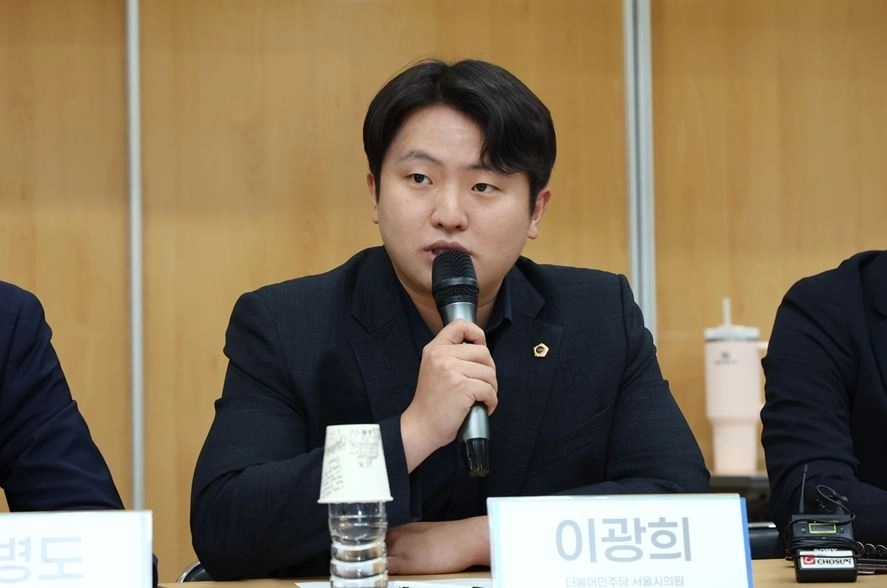 이광희 의원이 지난 9일 서울시버스노조회관에서 열린 서울시버스노조와의 간담회에서 모두발언을 하고 있다. 서울시의회 제공