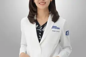“물 많이 마시면 무조건 건강?” 수분 과다 섭취가 부르는 위험한 함정 ‘저나트륨혈증’