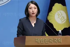 용혜인 “작은 정당 비아냥에 억측 난무...겸직은 법이 허용”
