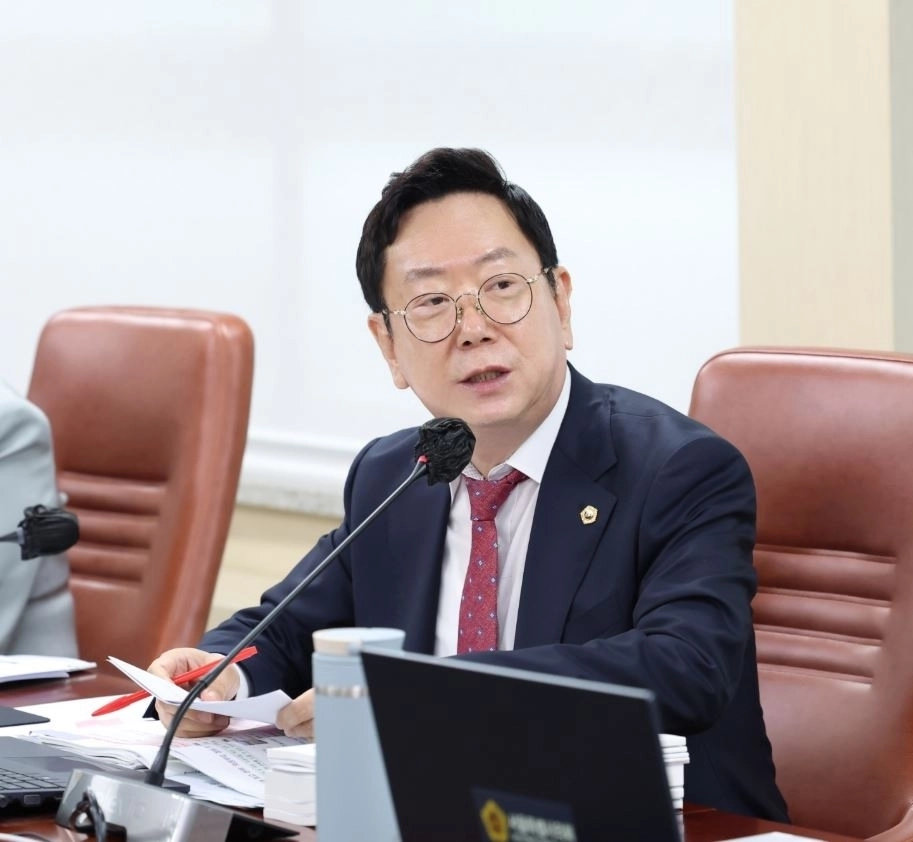 지난 4일 열린 제339회 임시회 문화체육관광위원회 문화본부 소관 추가경정예산안 심사에서 질의하는 김광철 의원. 서울시의회 제공