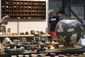 ‘2026 서울 차·공예 박람회’에 전시된 도자기