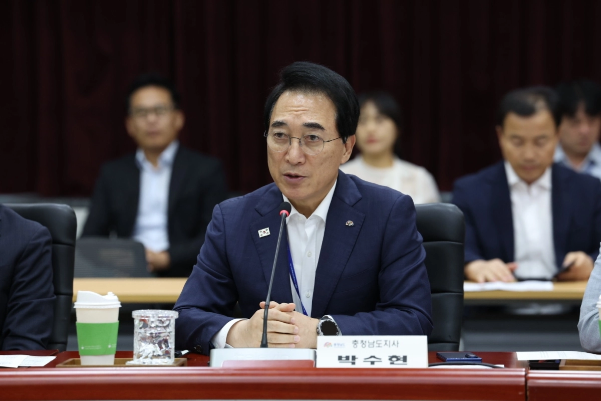 박수현 충남지사가 8개 시군, 27개 기업 합동 투자 협약식에서 인사말을 하고 있다. 도 제공