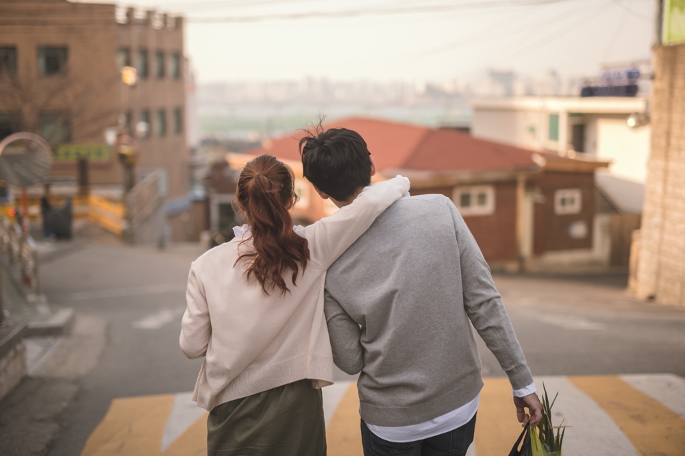 여성이 이성의 외모를 볼 때 남성보다 신체적 조건에 대한 최소 기준이 상대적으로 낮다는 연구 결과가 나왔다. 아이클릭아트 자료사진
