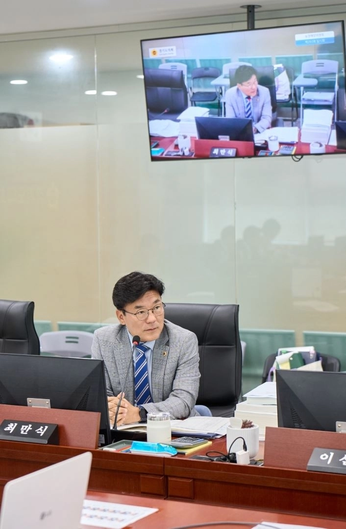 ▲ 지난 8일 열린 경기도 제2회 추가경정예산안 농정해양위원회 2일차 심사에서 발언중인 최만식 의원(사진=경기도의회)
