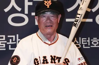 붙어버린 손가락도 지독한 차별도 넘었다… 3085 안타 제조기