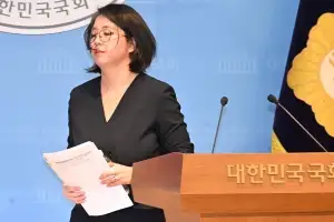 ‘임명 찬성 17%’뿐인데… 용혜인 “겸직은 법이 허용”