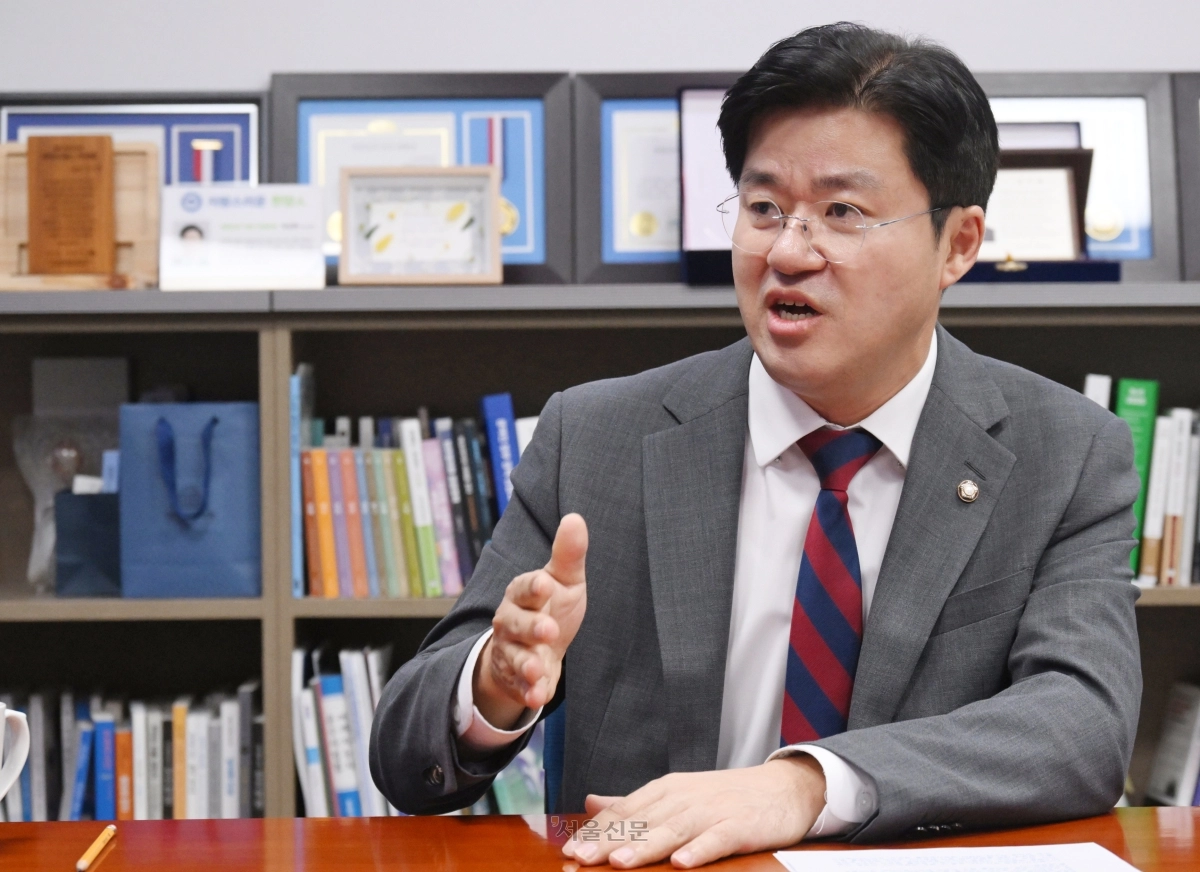 박상혁 더불어민주당 의원이 10일 국회 의원회관에서 서울신문과 인터뷰를 하고 있다. 안주영 전문기자