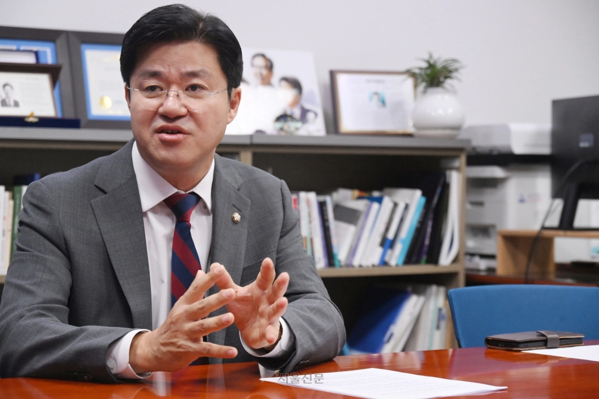 박상혁 더불어민주당 의원이 10일 국회 의원회관에서 서울신문과 인터뷰를 하고 있다. 안주영 전문기자