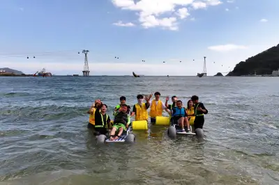 관광 약자 해양관광 문턱 낮추기…부산관광공사, 수상 휠체어 체험 프로그램 운영