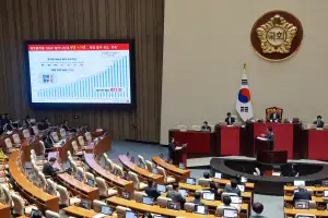 대정부질문서 부동산 공방…與 “오로남불” 野 “징벌세금”
