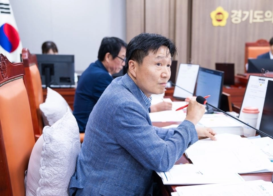 ▲ 지난 8일 열린 제393회 임시회 도시환경위원회 도시주택실 소관 2026년도 제2회 추가경정예산안 심사에서 질의하는 김태희 의원(사진=경기도의회)