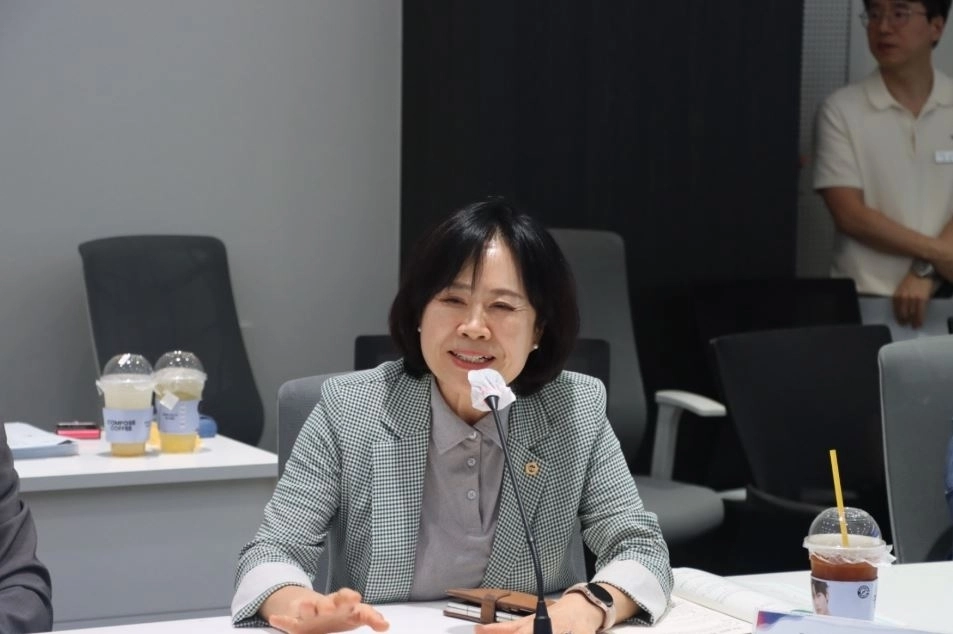 ▲ 지난 8일 열린 ‘김포시-경기도의회 교육행정위원회 현장정책회의’에서 발언중인 최명진 의원(사진=경기도의회)