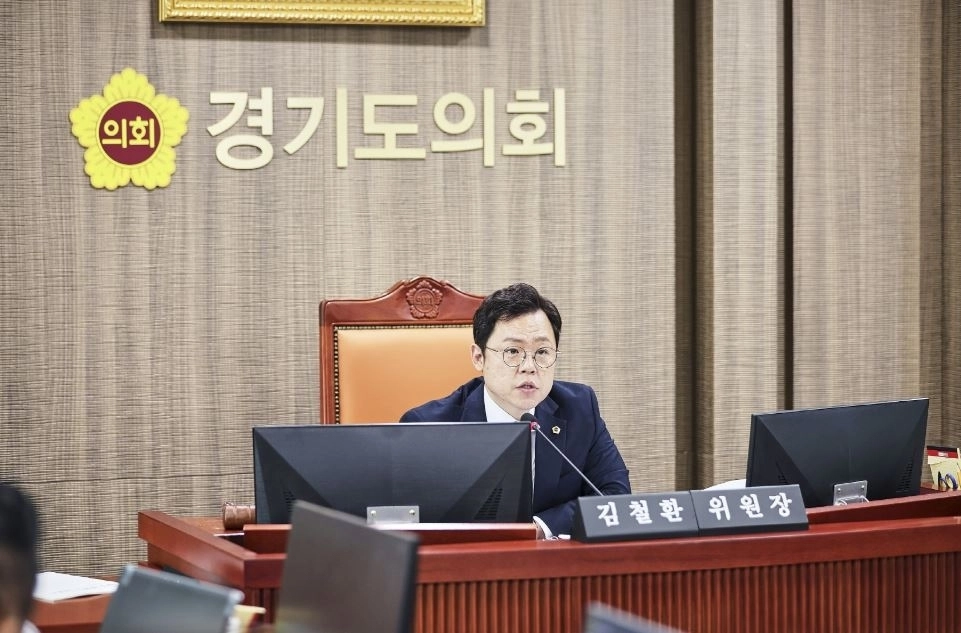▲ 지난 9일 제393회 임시회 제1차 건설교통위원회 2026년도 건설국 제2회 추가경정예산안 심사에서 질의하는 김철환 의원(사진=경기도의회)