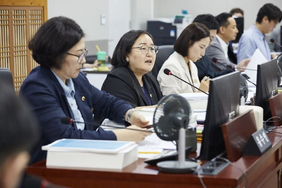 ▲ 제393회 임시회 사회혁신경제국 대상 2026년도 제2회 경기도 추가경정예산안 심사에서 질의하는 오현정 의원(사진=경기도의회)