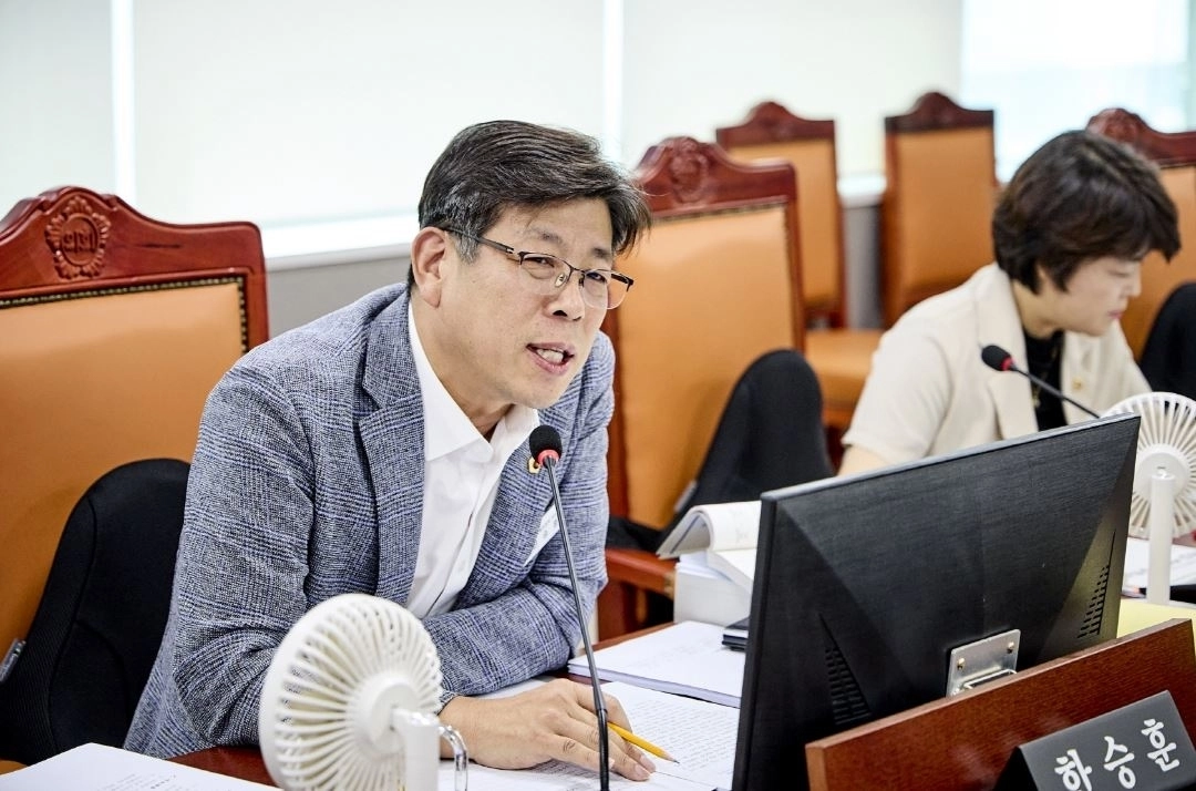 ▲ 지난 9일 열린 건설국 및 건설본부 대상 2026년도 제2회 추경예산심의에서 질의하는 한승훈 의원(사진=경기도의회)