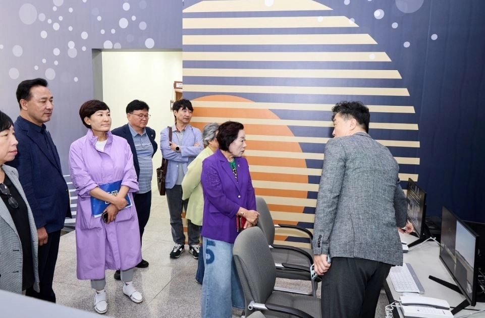 ▲ 지난 8일 경기미래교육 파주캠퍼스를 방문한 금종례 의원(사진=경기도의회)