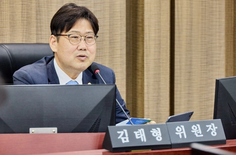▲ 발언하는 김태형 경기도의회 미래과학협력위원회 위원장(사진=경기도의회)