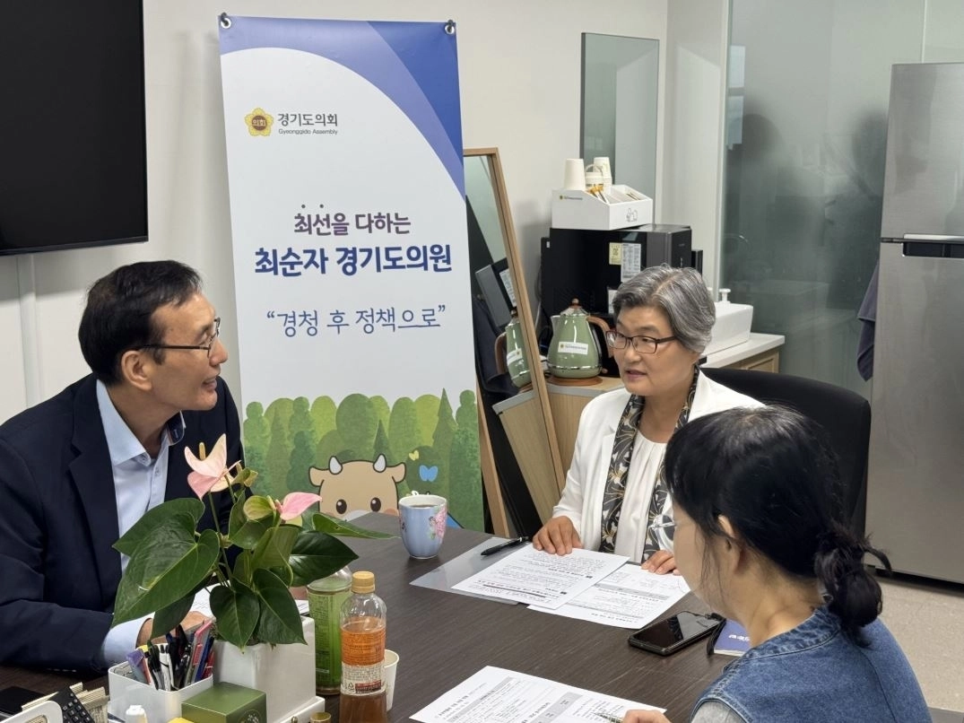 ▲ 지난 10일 경기도 문화정책과 관계자들과 정담회를 갖은 최순자 의원(사진=경기도의회)