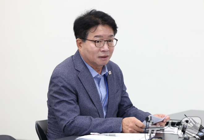 與염태영, ‘김승원 가족조합’ 특혜 의혹 제기에 “천벌 무섭지 않냐”