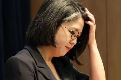 지지율만 까먹고 결국 물러난 ‘용’