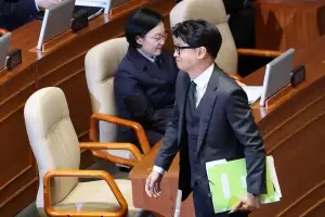 thumbnail - 총리실 간부의 일탈?… 공무원 정치 중립은 근대국가 핵심[노정태의 뉴스 인문학]