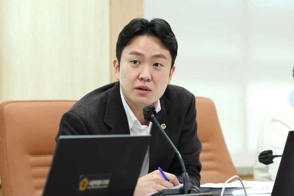 질의하는 노성철 의원. 서울시의회 제공