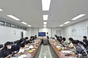 임업진흥원, 인천공항 검역 현장에 목재 수종식별 기술 전한다
