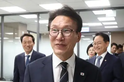 김민석 “힘 모을 시점에 노무현 탄핵과 비슷한 상황”…與, 秋 발언에 “설명 필요”