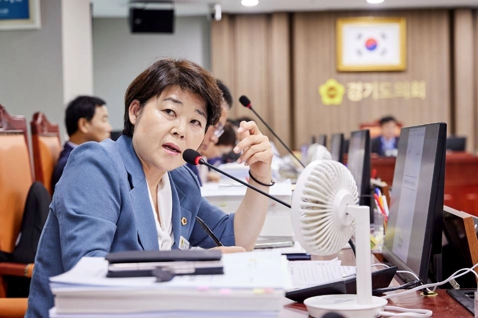 ▲ 지난 10일 열린 제393회 임시회 건설교통위원회 추가경정예산안 심사에서 질의하는 조명자 의원(사진=경기도의회)