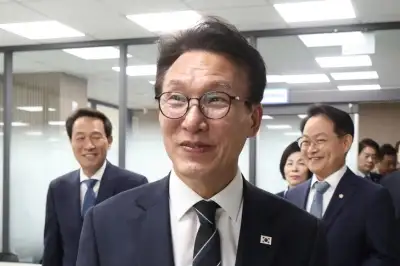 김민석 “정부 흔들릴 가능성 1도 없다”…조국 향해선 “걱정 위장 흔들기”