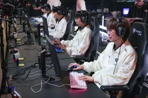 게임은 K팝 알리고, K팝은 게임축제 빛내고…‘성공 문법’ 닮은 두 산업의 공생