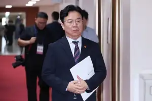 노동장관, 메가특구 주 52시간 예외 특례에 “사회적 대화하자”