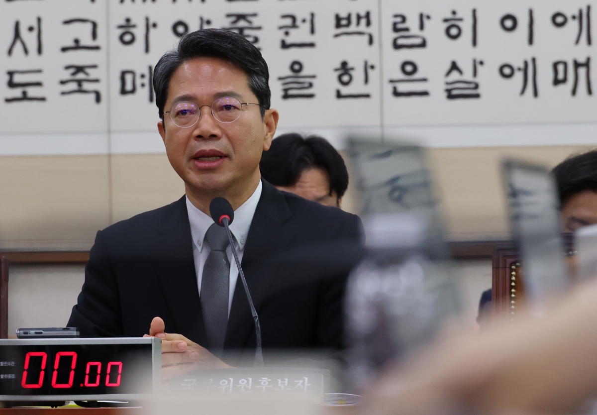 질문에 답하는 김승원 법무부 장관 후보자