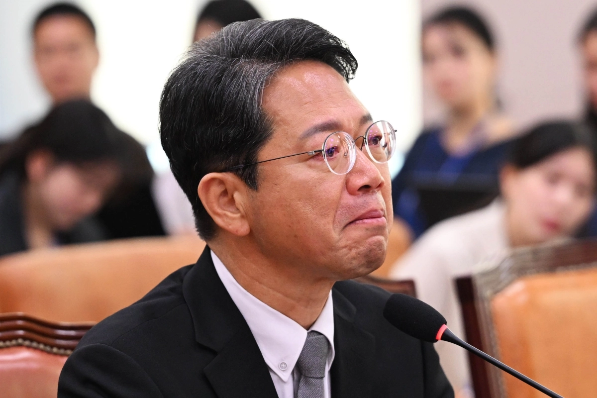 김승원 법무부 장관 후보자가 15일 국회 법제사법위원회에서 열린 인사청문회에서 가족 관련 질문에 답변하는 도중 울먹이고 있다. 2026.9.15 홍윤기 기자
