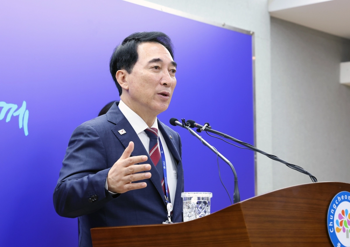 박수현 충남지사 15일 기자간담회에서 도 재정 상황을 설명하고 있다. 도 제공