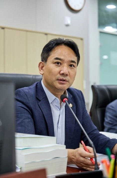▲ 지난 11일 열린 제393회 임시회 제1차 예산결산특별위원회 2026년도 제2회 추가경정예산안 문화체육관광국 심사에서 질의하는 송규근 의원(사진=경기도의회)