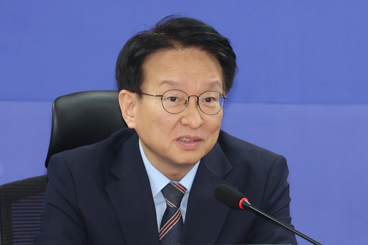 발언하는 권칠승 더불어민주당 정책위의장
