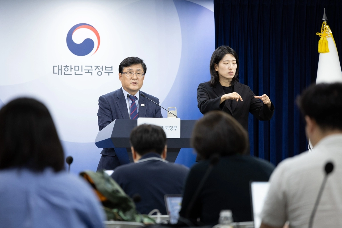 브리핑하는 김성환 기후에너지환경부 장관