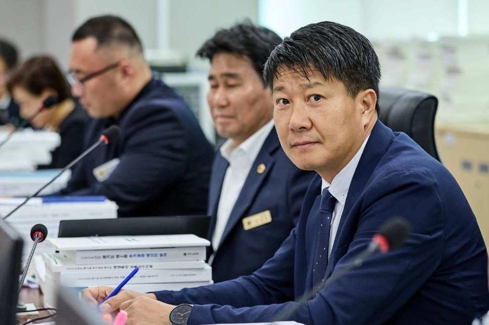 ▲ 지난 11일 열린 제393회 임시회 2026년도 제2회 경기도 추가경정예산안 심사에서 질의하는 이철형 의원(사진=경기도의회)