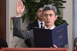 인사청문회 선서하는 강신철 국방부 장관 후보자